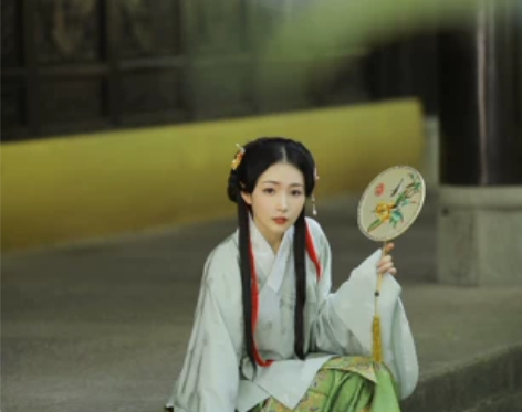 兰若庭 汉服 如意松鼠 明制 ,九成新,吊...