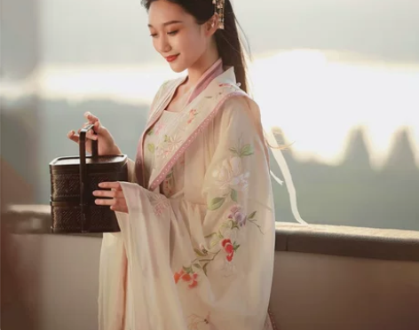 原创设计宋制秋冬新款汉服女中国风刺绣对襟衫...