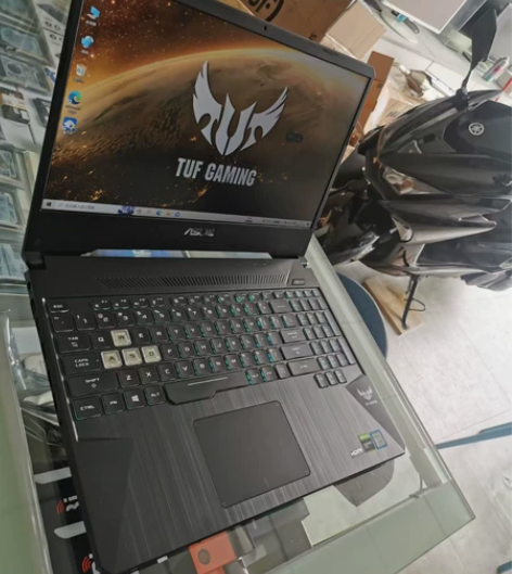 华硕飞行堡垒7 15.6寸 I7-9750...