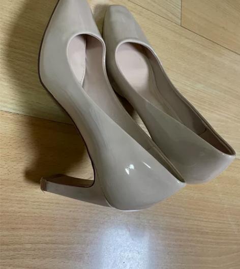 女士单鞋，百搭，35码，跟高6厘米 感兴趣...