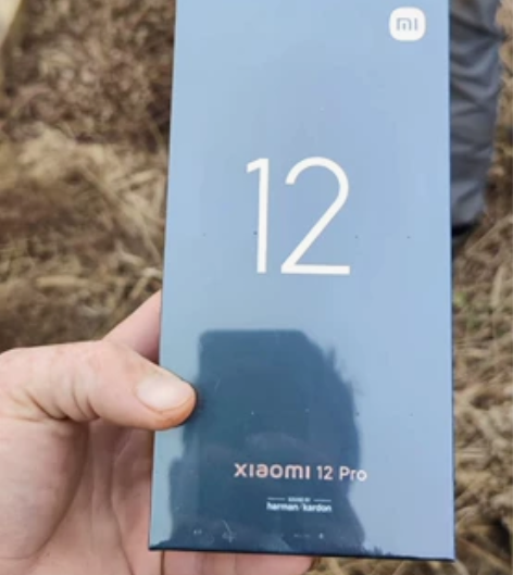 小米12pro绿色12+256的最高配，骁...
