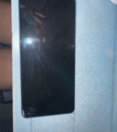 自用红米k40 左下角轻微磕碰 用了4个月...