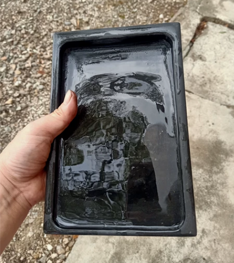 歙砚，左下角一小飞皮余全品，22.5/15...