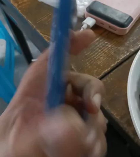 出售蓝色小米8se 6+64裸机，成色还可...