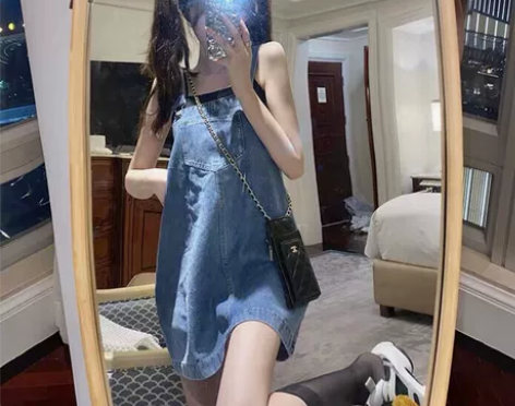 减龄牛仔背带裙女春季新款性感短裙气质时尚宽...