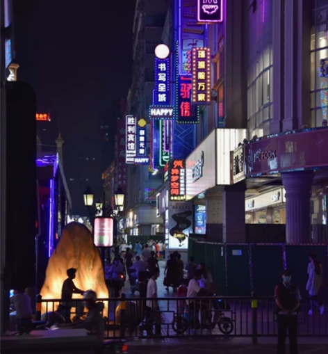 收一台尼康d3500 镜头18-55或者1...