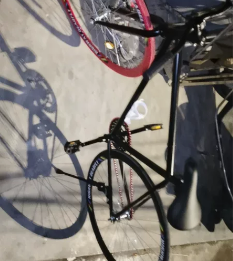 死飞自行车才买两天很好骑 感兴趣的话点“我...