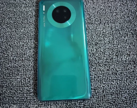 华为mate30绿色8+128G内存，成色...
