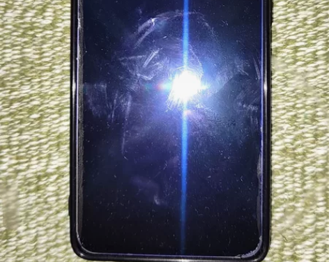 红米k20pro，8+128g。外壳少量掉...