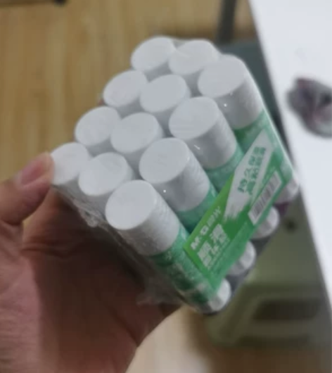 全新 固体胶 感兴趣的话点“我想要”...