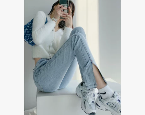 Lisa同款弹力开叉牛仔裤女秋冬高腰微喇铅...