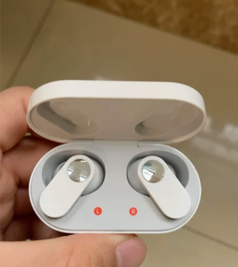 出一个一加Buds N,只有耳机和充电盒,...