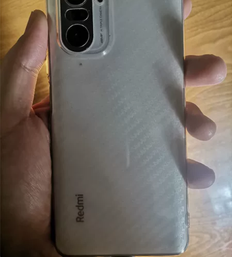 红米k40，8+128白色，边框有轻微划痕...