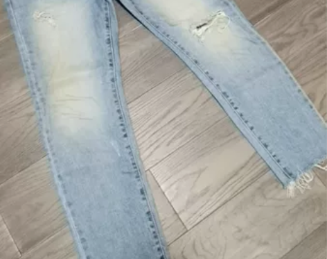 男士浅蓝色水洗做旧修身锥形小脚破洞牛仔裤四...