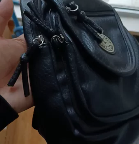 男士胸包,明显使用痕迹(不是新的,不能当新...