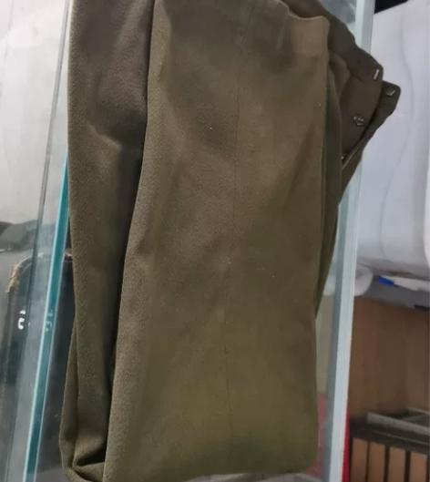 二手的马库尼男裤子一条，无破损品样好。腰围...