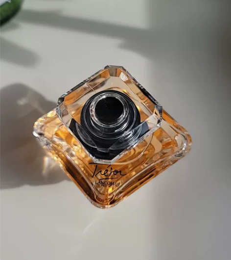 兰蔻璀璨香水，余量如图，几乎没用过几次盒子...