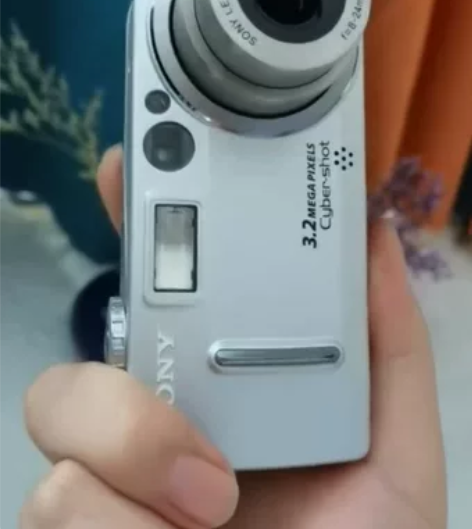 索尼p7,320万像素,复古画质,功能正常...