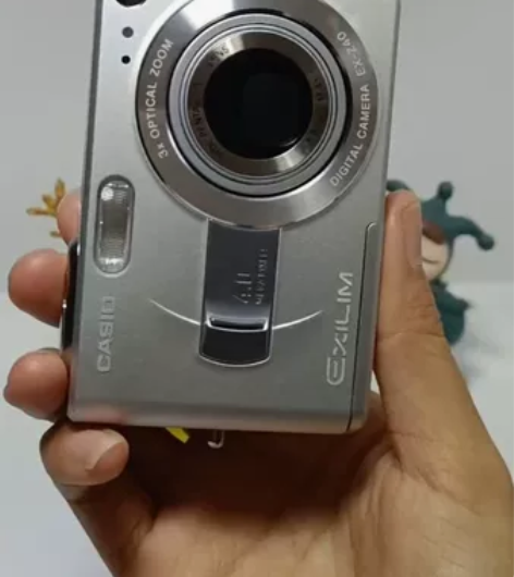 卡西欧z50  网红稀有款， 成色如图实拍...