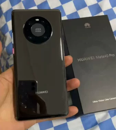 绝对正品,2021年买的,华为mate40...