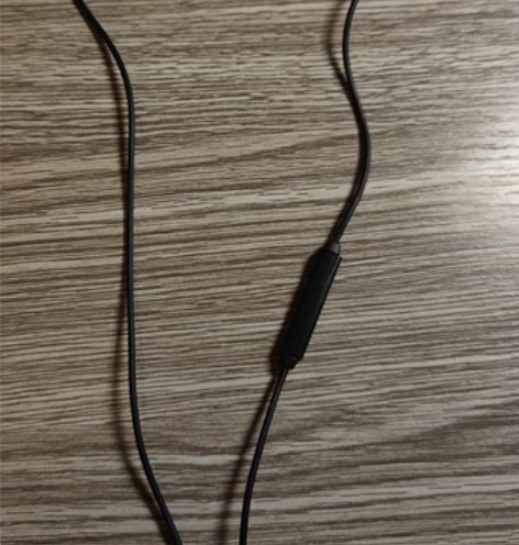闲置蓝牙耳机，音质就那么回事，喜欢就结个缘...
