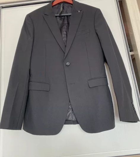 GXG的单件西服上衣,也比较新,也有八成新...