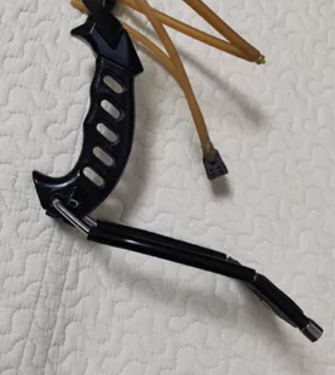 卖闲置铝合金全新拖腕弹弓一把,代打鱼和飞禽...