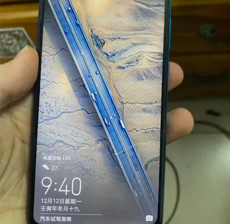 荣耀play3。4+128。 触摸灵敏，功...