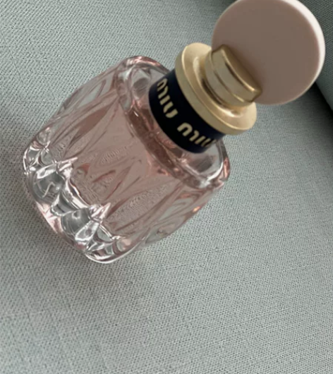 miumiu香水 感兴趣的话点“我想要”和...