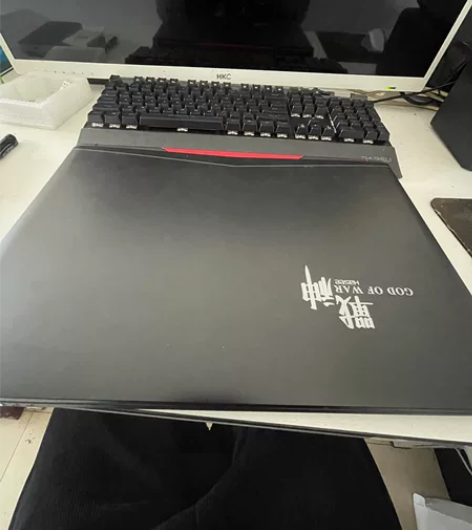 特价出自用战神游戏本,全原装,电池耐用,配...
