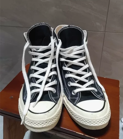 匡威高帮帆布鞋39码 服装店配的，大版非专...