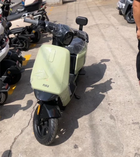 小牛电动新品B2，都市版3999，速度40...