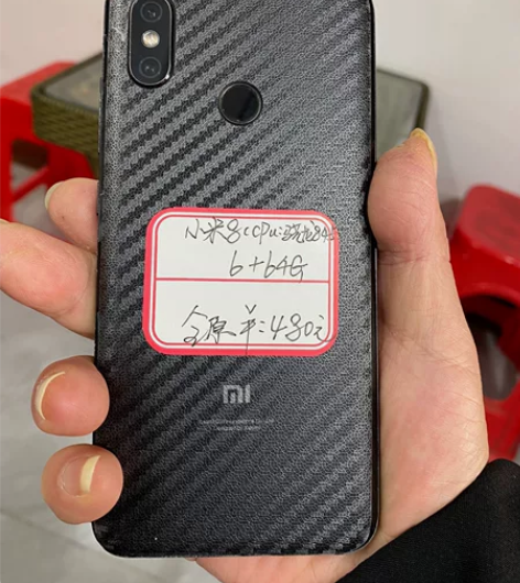 小米8,原屏原板的原装机,6+64G,骁龙...