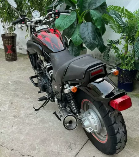 雅马哈大魔鬼Vmax1200，轴传动肌肉战...