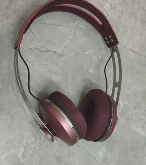 出两个小馒头插线耳机 就两个 打包一起...