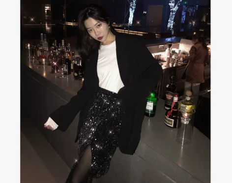 ski包臀裙女秋冬黑色亮片性感修身不规则开...