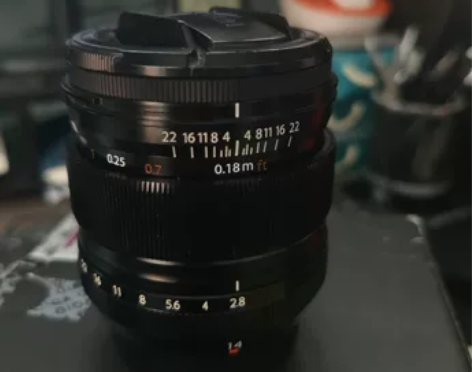 富士微单镜头：XF14MM F2.8 镜身...