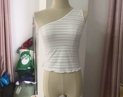 全新夏天女士吊带背心 仅下水,码数是L码,...