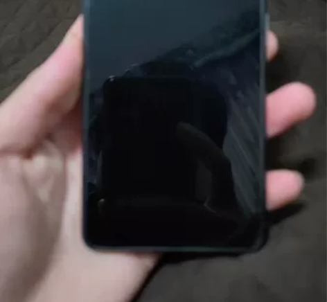 红米k40 8+256 箱说全,屏幕贴有...