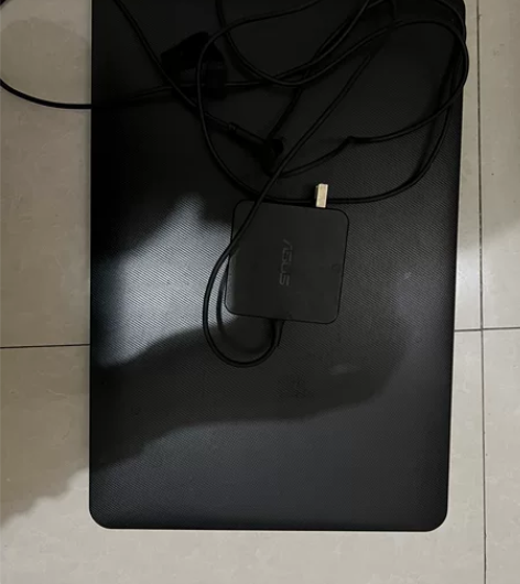出一台华硕电脑,无维修,无坏,AMD处理器...