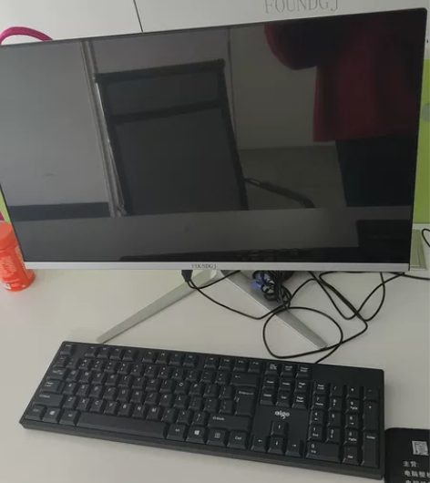 8成新电脑一体机，键盘鼠标意一起送，800...