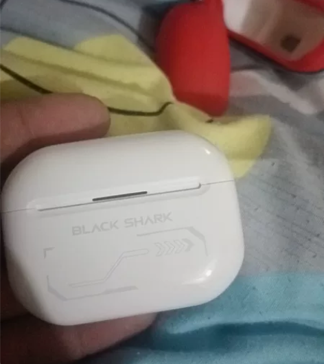 黑鲨耳机, 感兴趣的话点“我想要”和我私聊...
