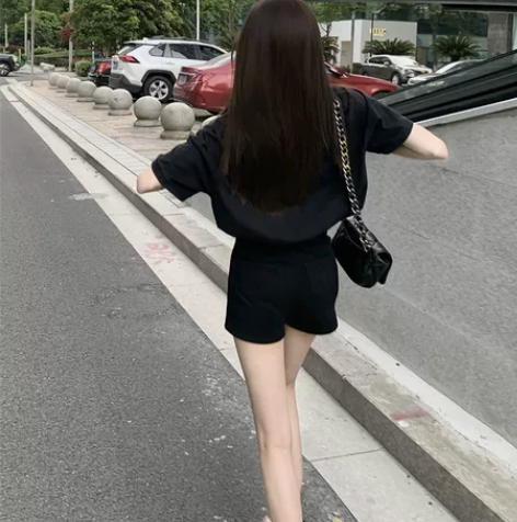 Rosé即视感 高级感黑色短裤女夏高腰包臀...