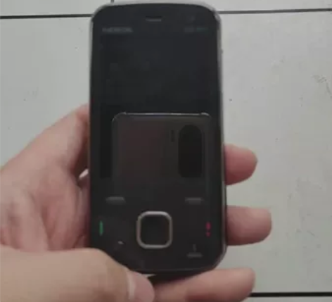 诺基亚N86,8G内存。按键全部正常,照相...