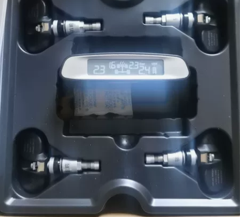 全新胎压传感器内置，没有使用过的铁将军内置...
