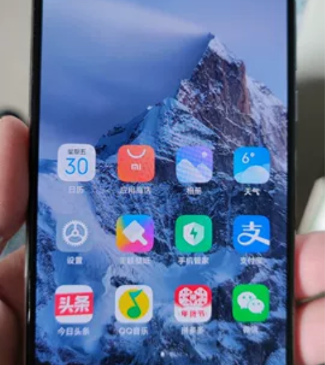 女生自用小米CC9白色恋人,6+64,无拆...