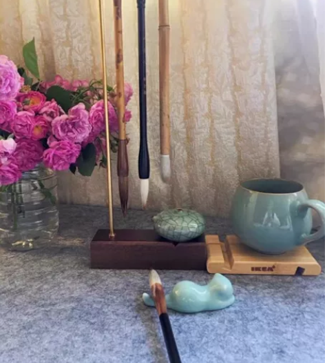 天然楠竹黄铜毛笔架毛笔挂,高约38公分左右...