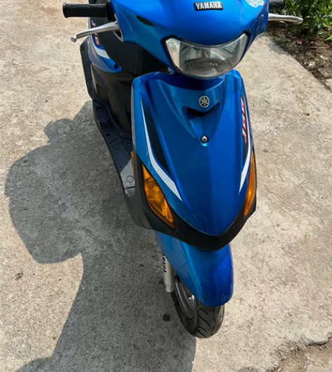 雅马哈踏板摩托车 一切正常,裸车。空闲转让...