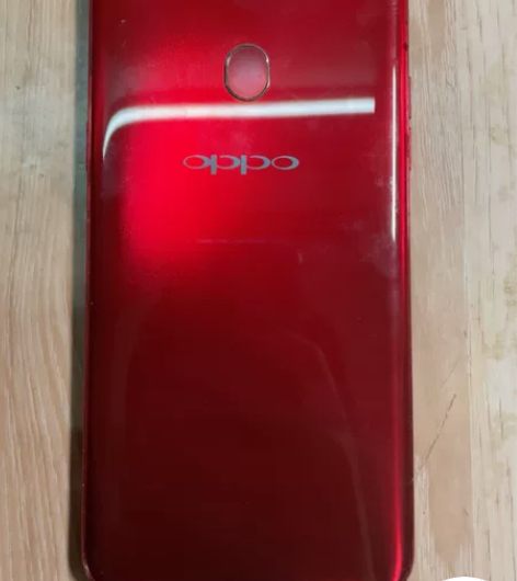 Oppo R 15梦境版,自用机。外观磕碰...
