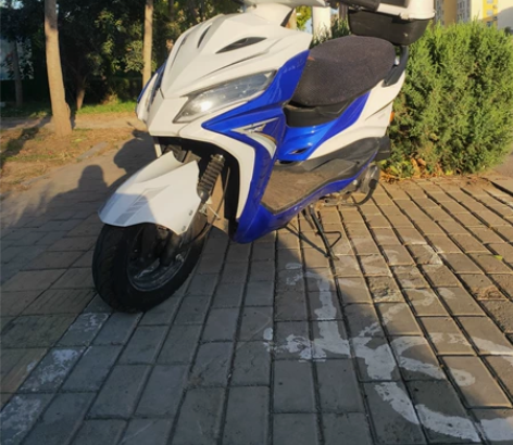125踏板摩托车,7月份上牌的车,跑了50...